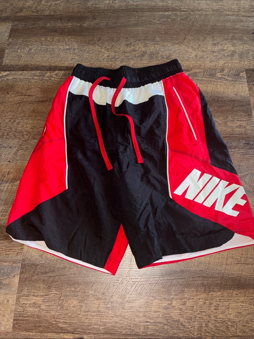 Nike Men's Black and Red Performance Shorts